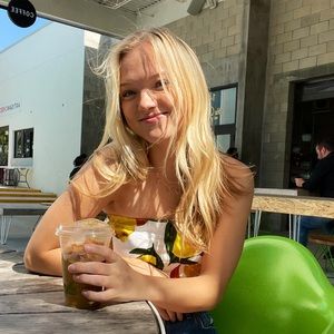 Meet your Posher, Hope